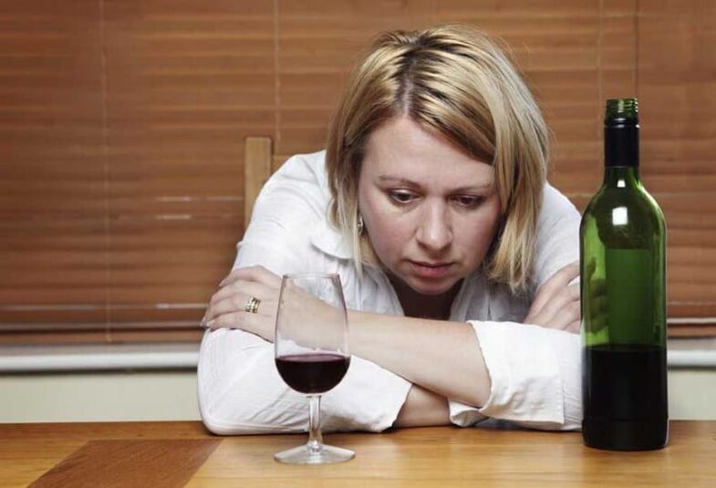 woman drinks wine, how to lose weight