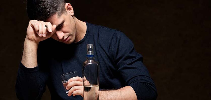 a man drinks alcohol, how to quit photo 1